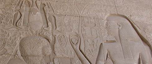 Escena del Templo de Ramses II (Ramesseum), en la orilla occidental de Luxor. Copyright: Juan de la Torre y Teresa Soria.